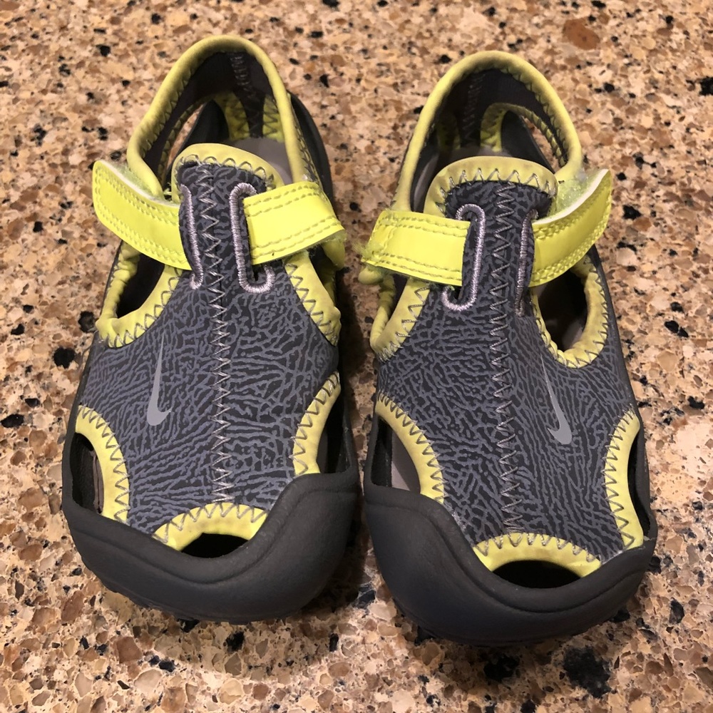 Nike Toddler neoprene water shoes